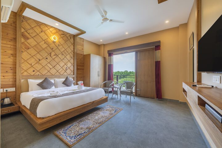 Room 5 of 74