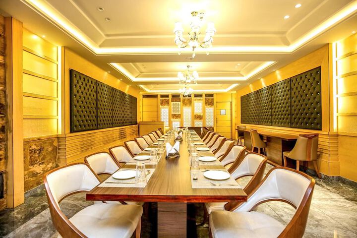 Dining 52 of 74