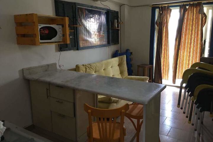 Room 6 of 17