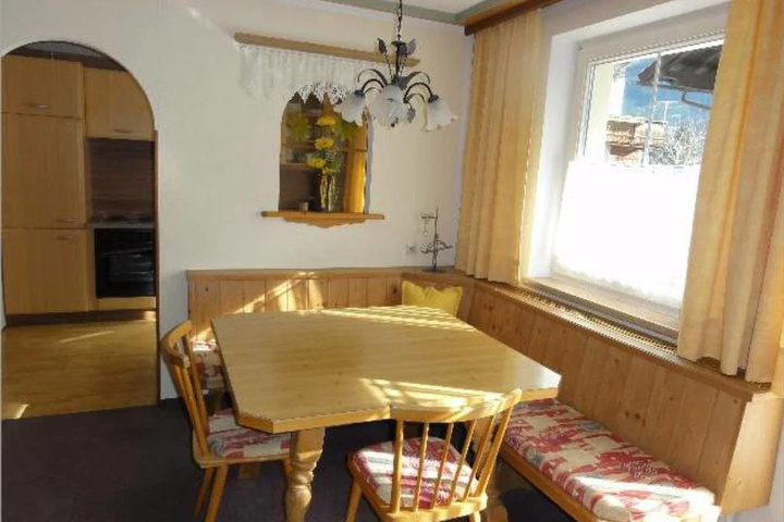 Room 5 of 13