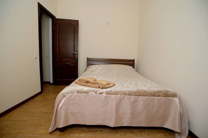 Room 8 of 29