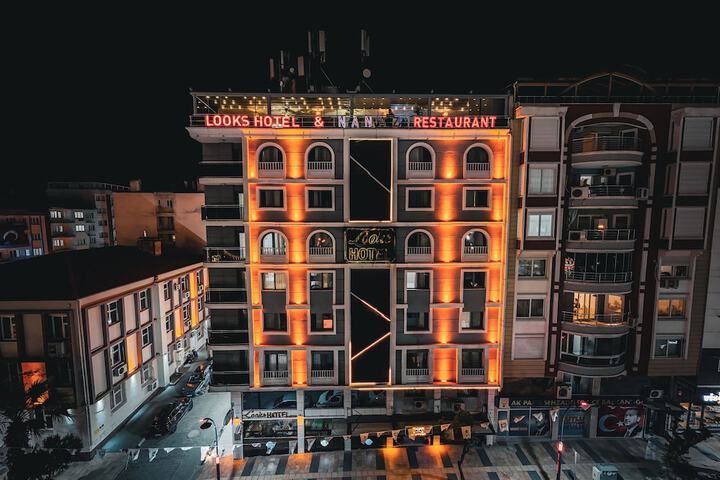 Hotel 7 of 8