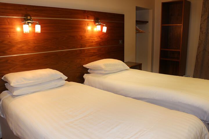 Room 3 of 27