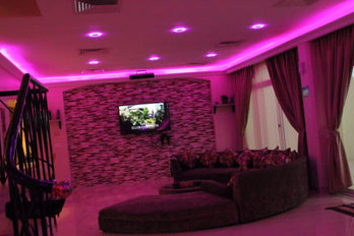 Room 70 of 94