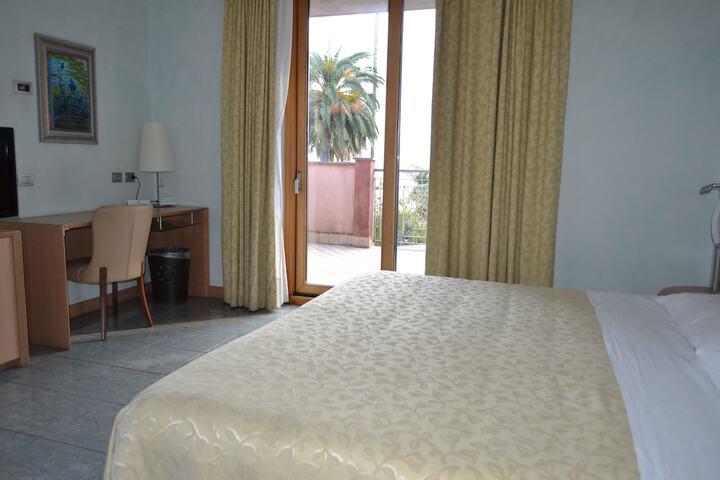 Room 22 of 91