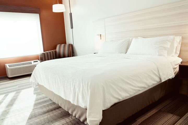 1 King Bed Suite (9 of 24)