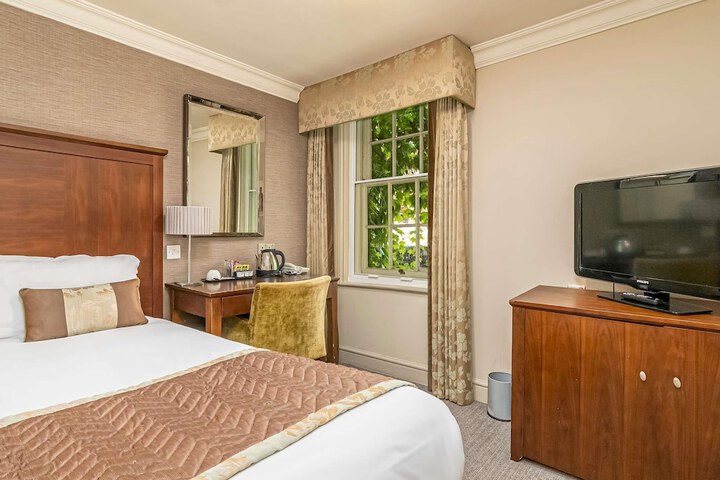 Room 16 of 121