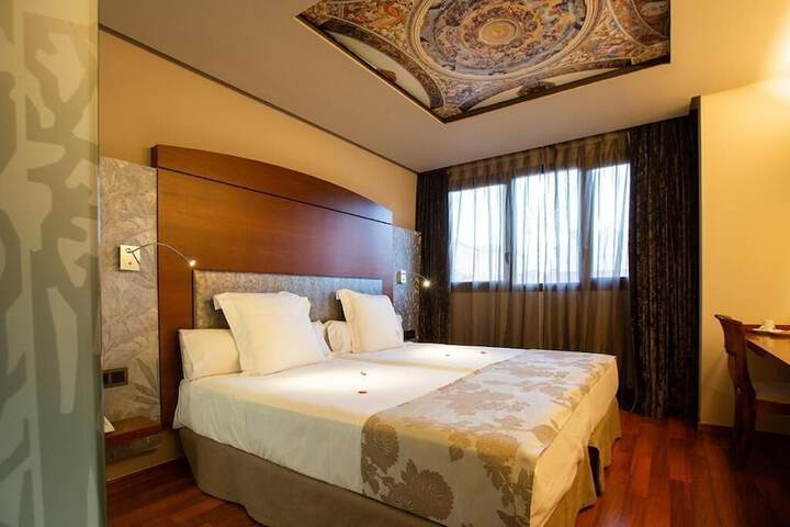 Hotel Sancho Abarca Petit SPA in Huesca