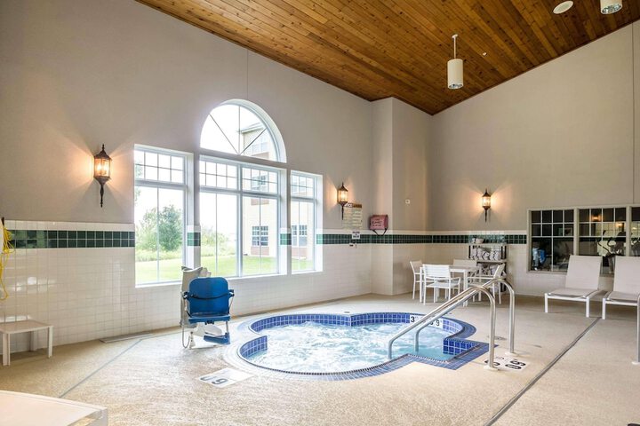 Pools & Facilities