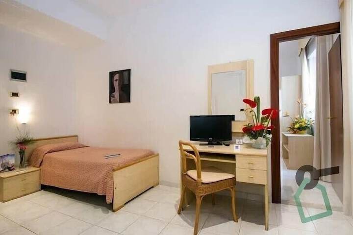 Room 7 of 30