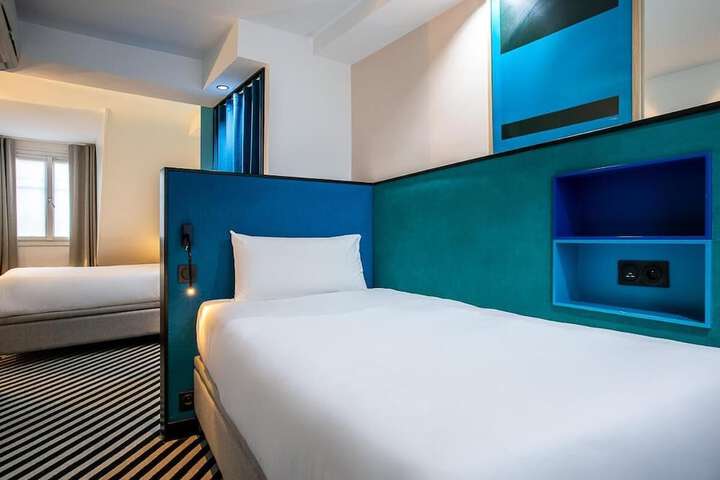Room 13 of 50