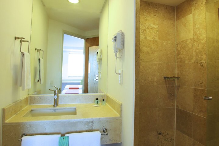 Room 7 of 42
