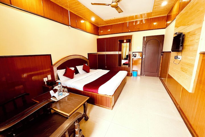 Room 2 of 31