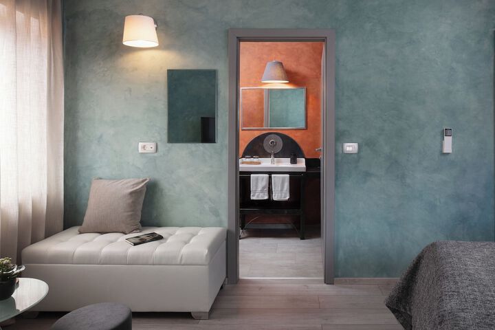 Room 12 of 20