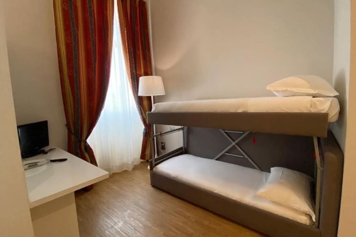 Room 26 of 49