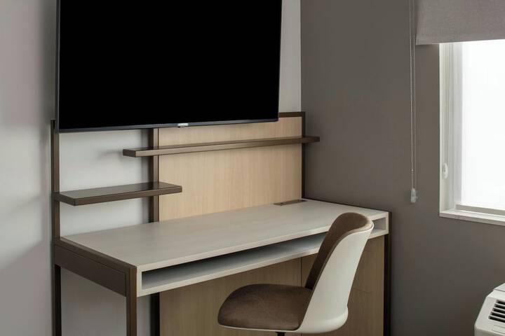 Room 7 of 27