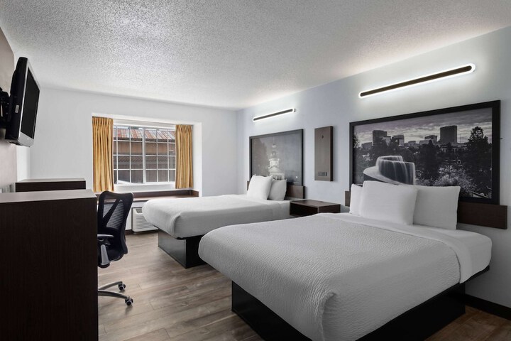 1 Queen Bed (15 of 16)