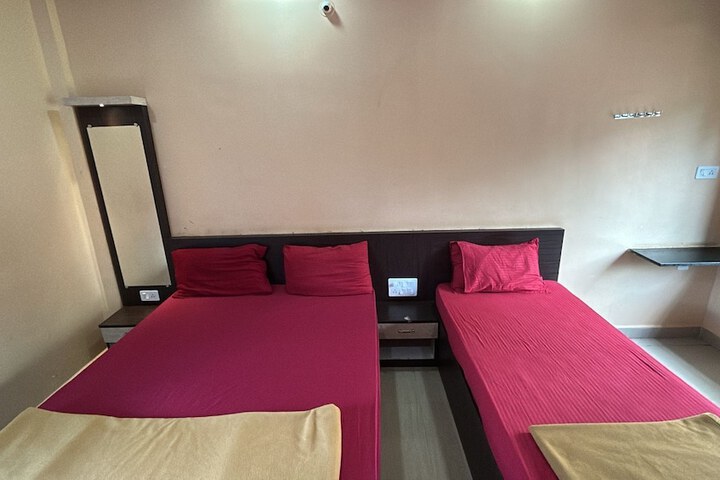 Room 10 of 27