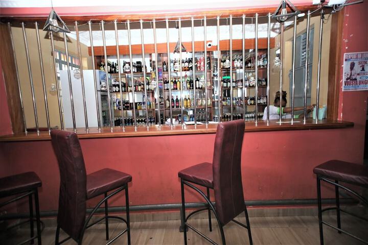 Lounge 21 of 25