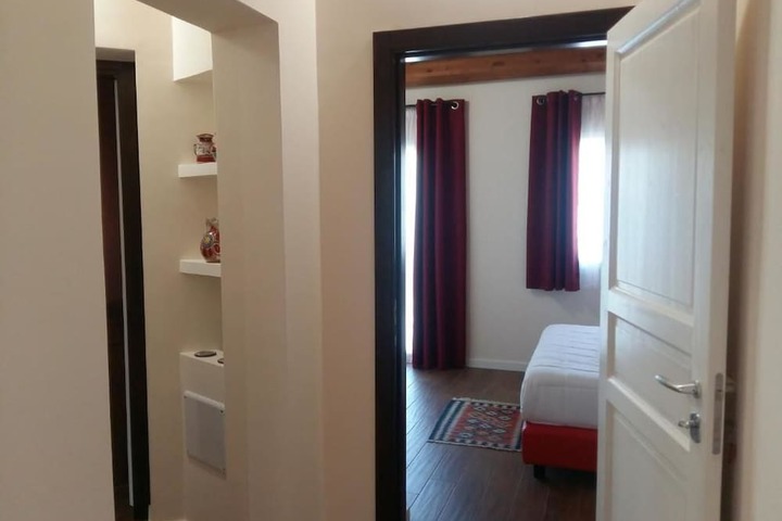 Room 12 of 16
