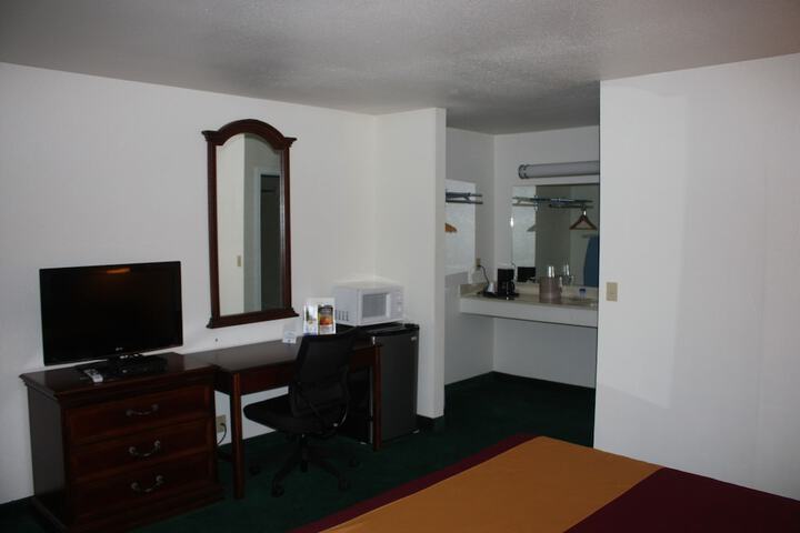 Room 20 of 37
