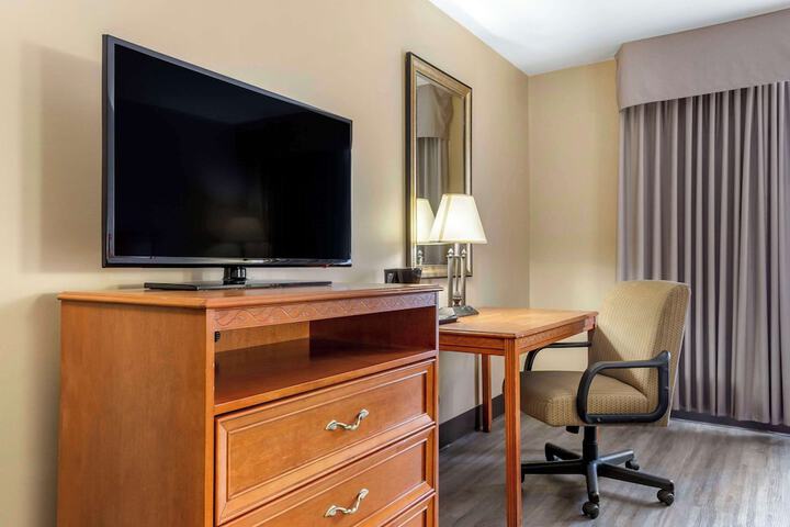 2 Double Beds (7 of 9)