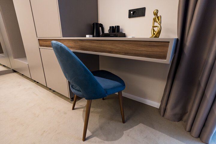 Room 6 of 51