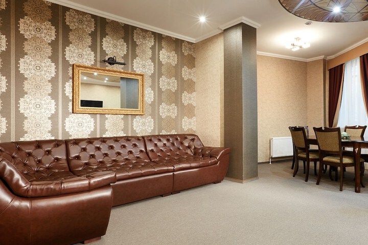 Room 4 of 34