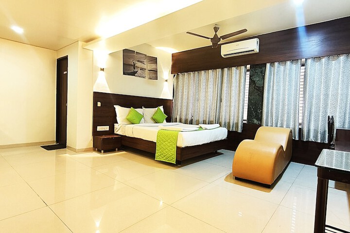 Room 13 of 78