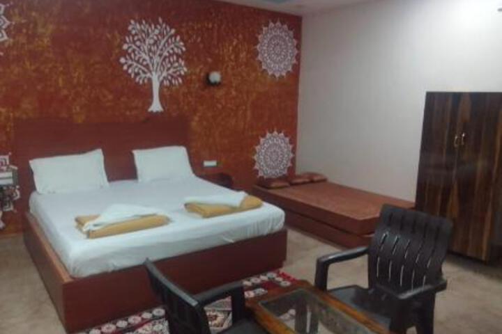 Room 50 of 53