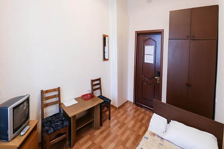 Room 9 of 89