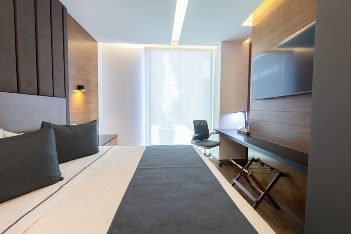 Room 8 of 50