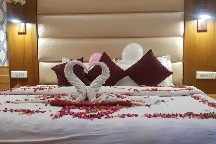 Room 2 of 20