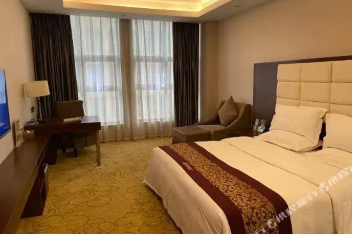 Room 2 of 3
