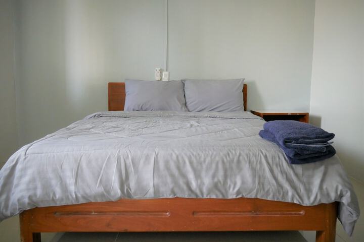 Room 13 of 16