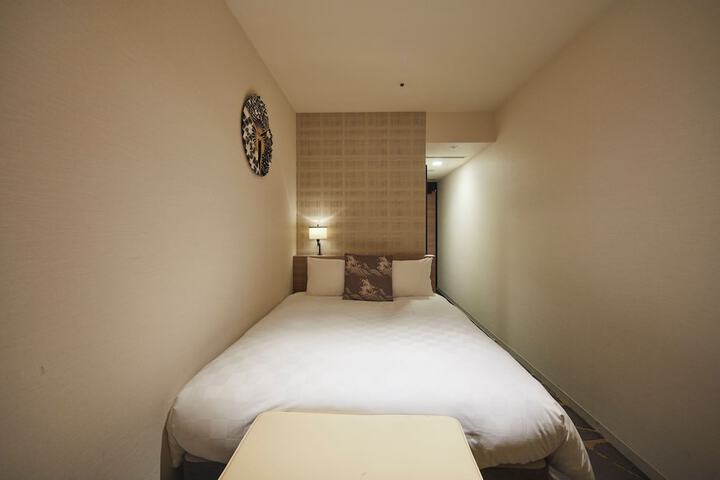 Room 28 of 122