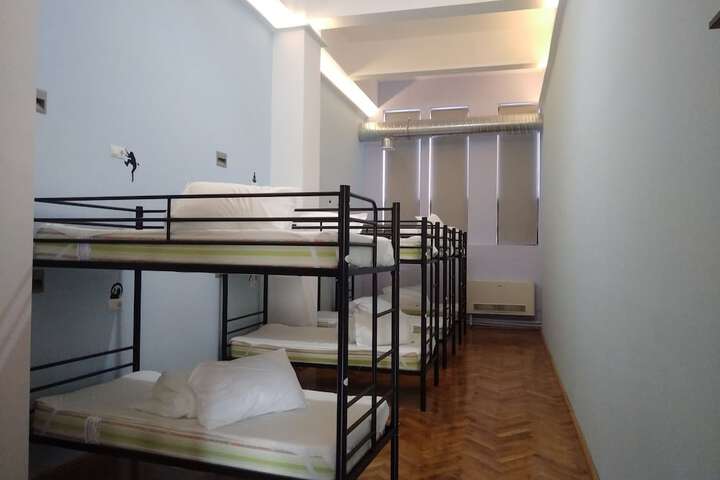 Room 17 of 40
