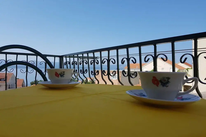Terrace/Patio 3 of 10
