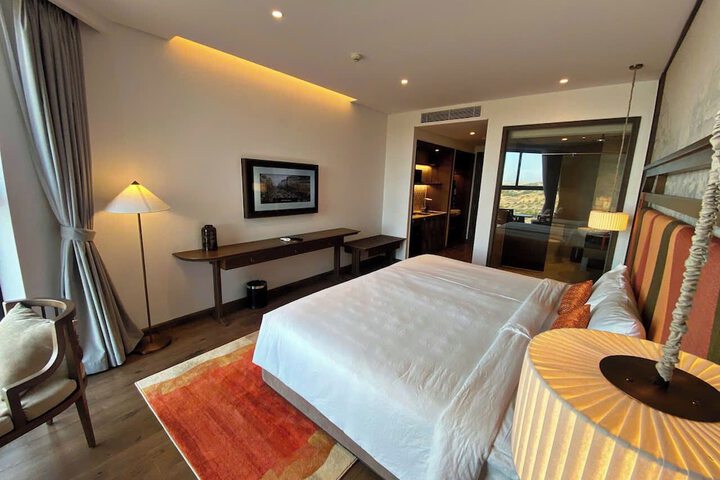 Room 13 of 63