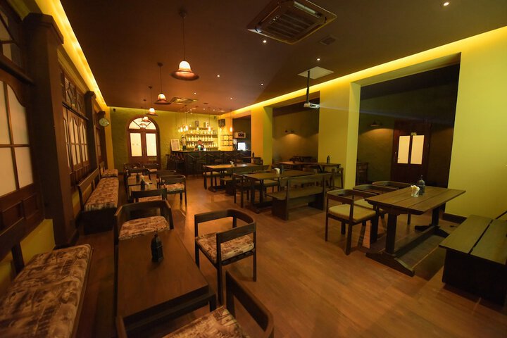 Lounge 58 of 67