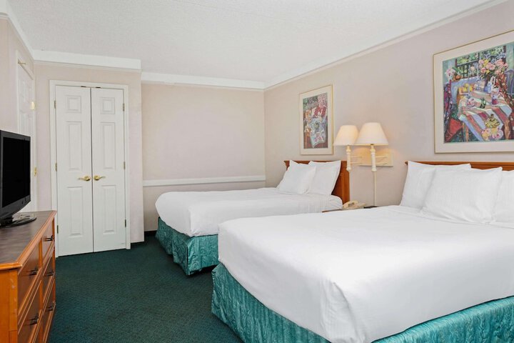 Deluxe 2 Double Beds (11 of 11)
