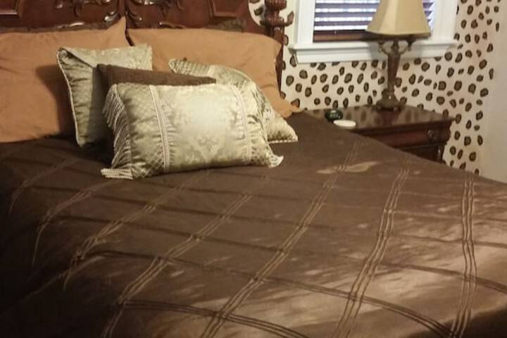 Room 7 of 28