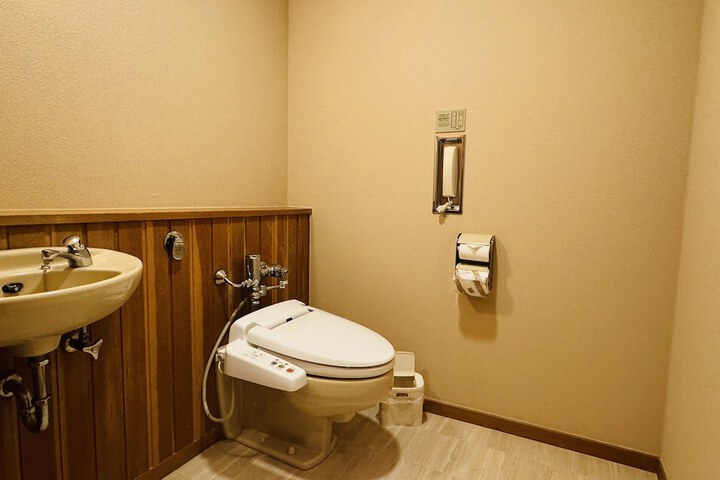 Room 15 of 121
