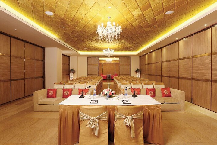 Ballroom/Hall 84 of 113