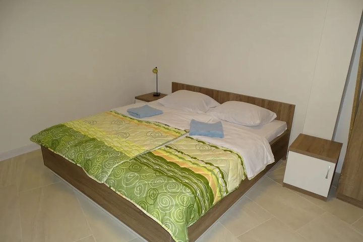 Room 2 of 16