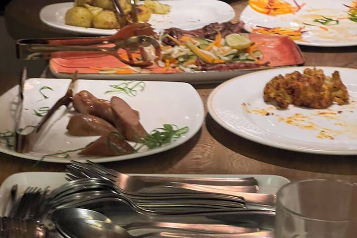 Dining 32 of 86