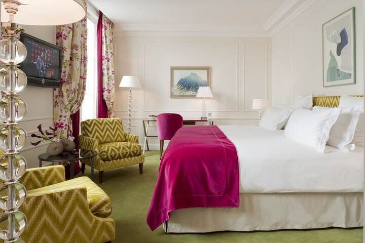 Room 3 of 135