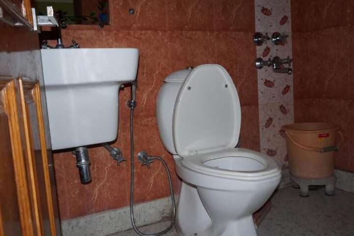 Room 8 of 8
