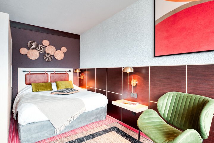Room 18 of 47