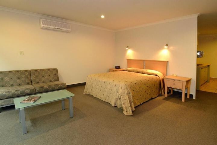 Room 9 of 31